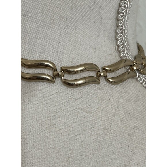 Vtg Signed Monet Gold Tone Choker Necklace Linked 17in Double Row - Picture 2 of 6
